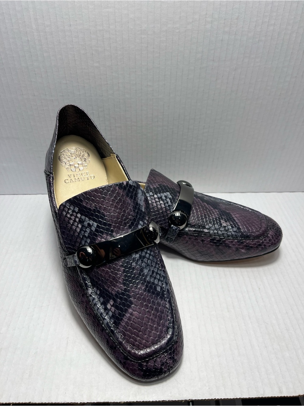 Vince Camuto Padaire Women’s  purple snake-print leather slip-on Loafers Sz 10